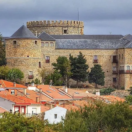 La * Las Navas del Marqués