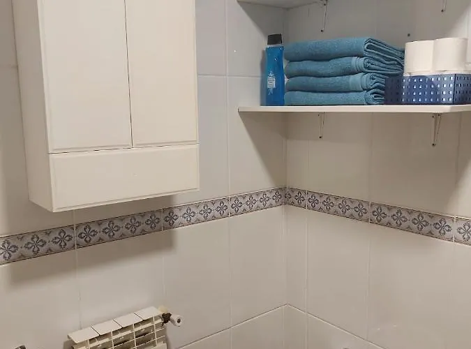 La * Las Navas del Marqués